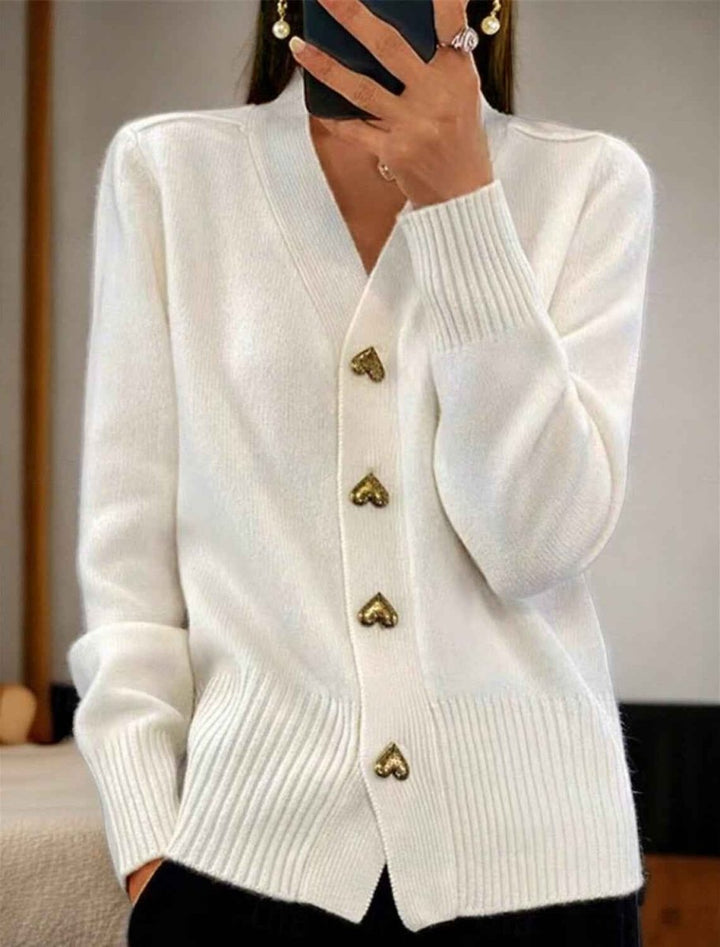 Cardigan en maille fine avec col V et boutons cœur dorés
