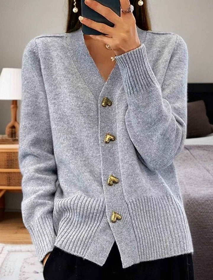 Cardigan en maille fine avec col V et boutons cœur dorés