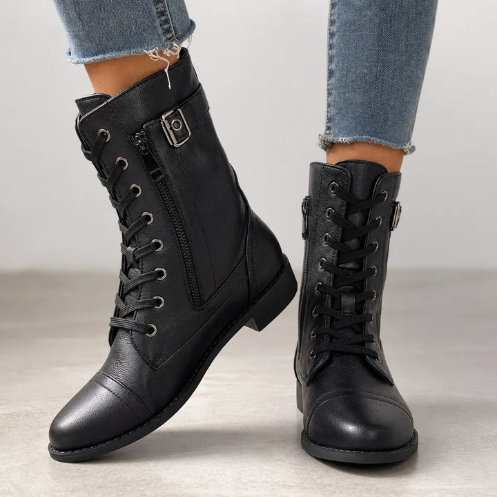 Bottines à lacets et œillets métalliques pour femme